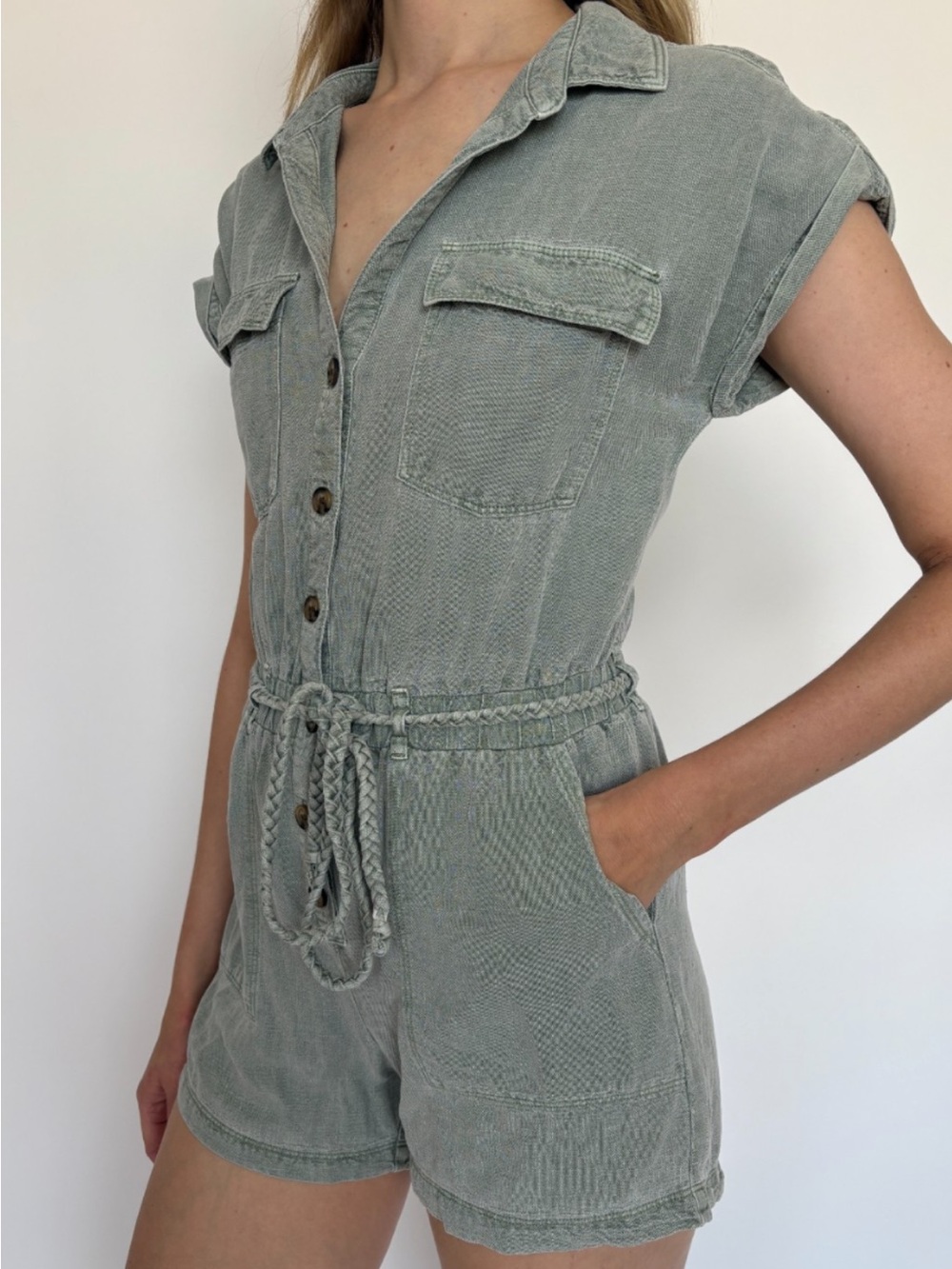 Nicole Miller Sz Small Short-Sleeve Denim Shirt romper with belt - Light Gray